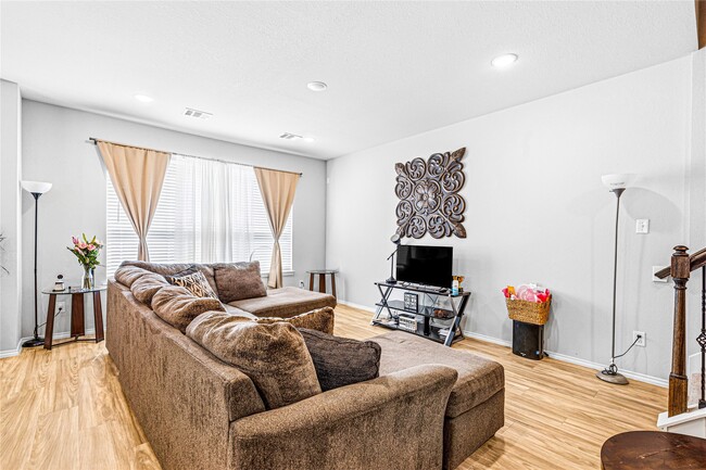 Building Photo - 12631 Taymouth Manor Dr