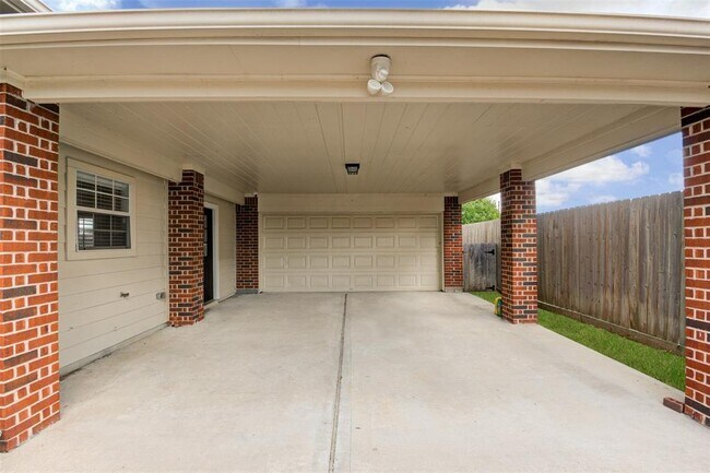 Building Photo - 3403 Kerr Ln