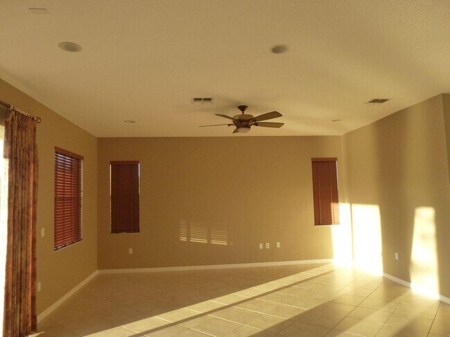 Building Photo - 2700 Shaughnessy Dr