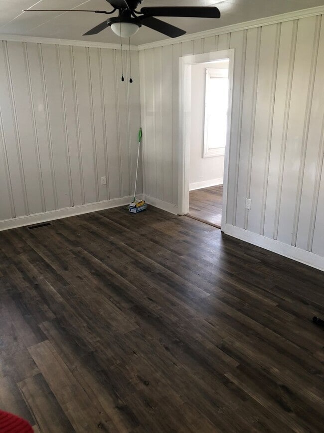 Foto del edificio - 2 Bedroom House off Memorial Avenue