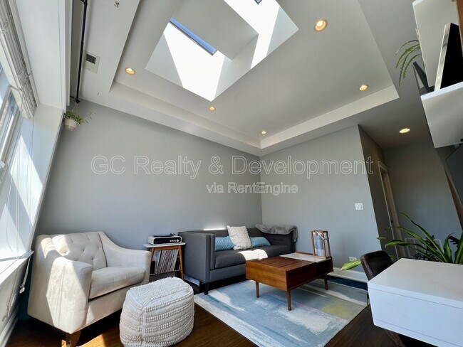 Foto del edificio - 2702 W Cortland St