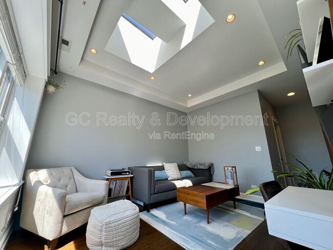 Photo - 2702 West Cortland Street Apartment
