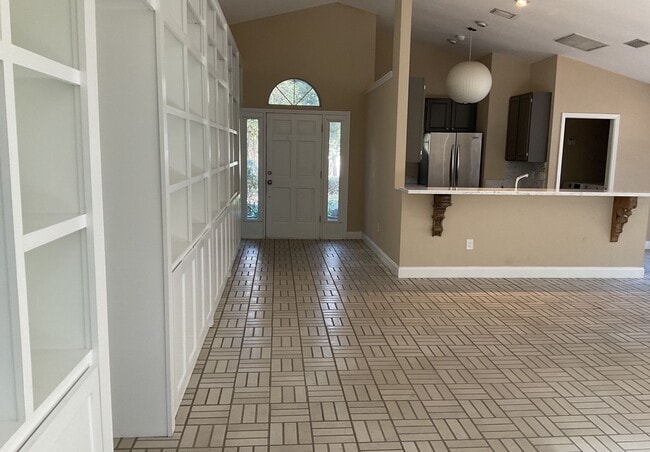 Building Photo - SUB-LEASE   Camden Court - Haile Plantation