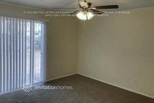 Building Photo - 726 W Laguna Azul Ave