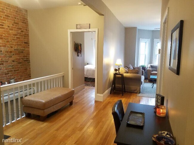 Building Photo - 3 br, 1 bath Condo - 430 East 6th ST 3 Unit 3