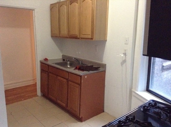 Kitchen - 192 Claremont Ave