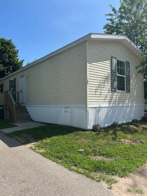 Foto principal - 185 Parker Lake Dr