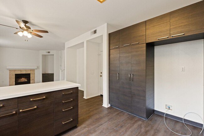 Foto del edificio - Beautiful 3BD/2.5BA In The Highly Coveted ...