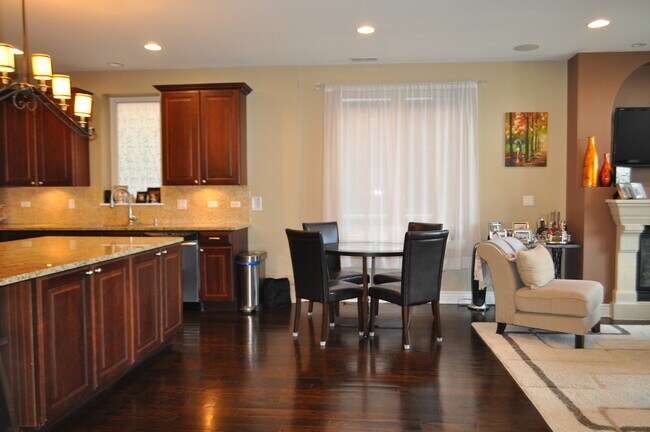 Foto del edificio - 4152 N Elston Ave