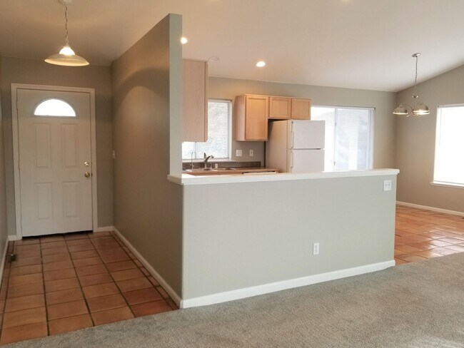Foto del edificio - Home For Rent in Gardnerville-Fish Springs...