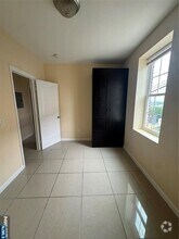 Building Photo - 183 Thorne St