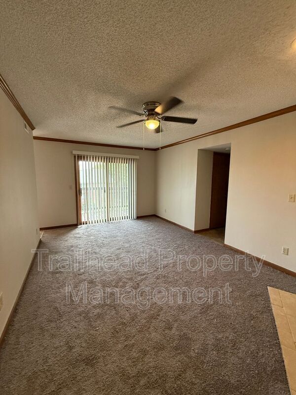 Foto del edificio - 3401 NW Duncan Rd