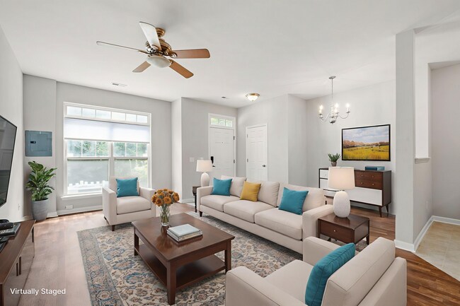 Foto del edificio - Beautifully Updated 3-Bedroom Townhome Nea...