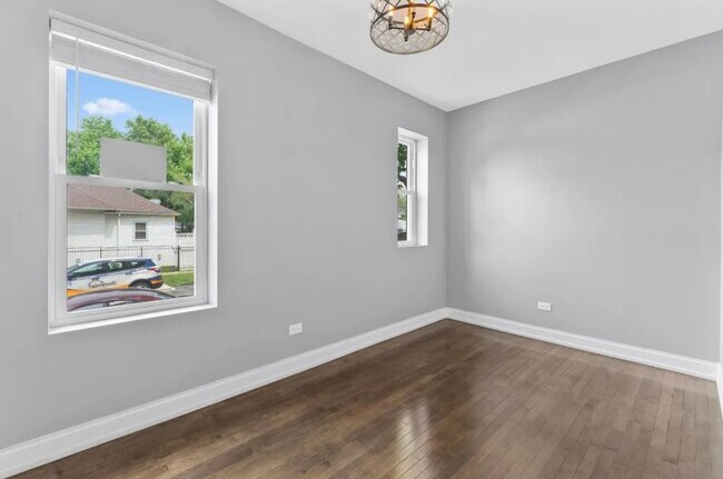 Foto del edificio - 1059 N Mayfield Ave