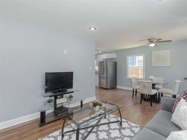 Foto del edificio - 1377 Avon Ave SW