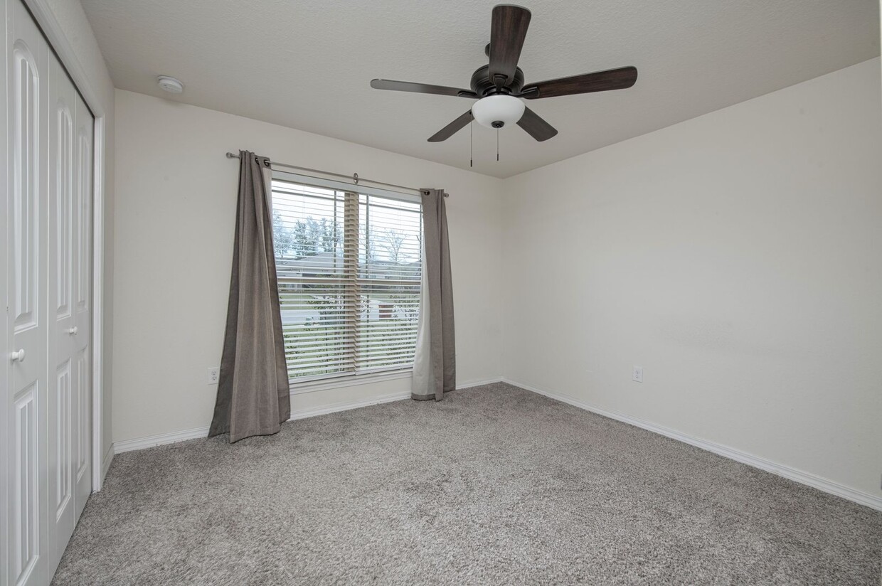 Building Photo - 4395 Thistle Pine Ct