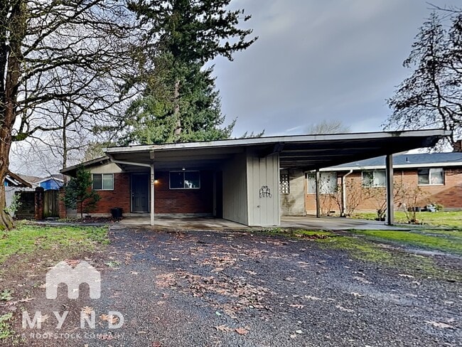 Building Photo - 707 NE 108th Ave