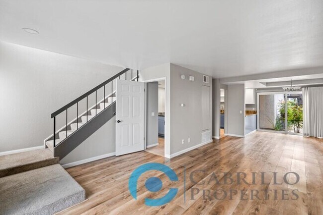 Foto del edificio - 4024 Crystal Dawn Ln