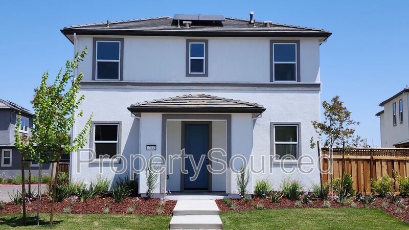 Foto principal - 17832 Reunion St