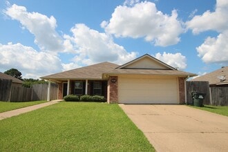 Building Photo - 5320 Meadow Ridge Dr