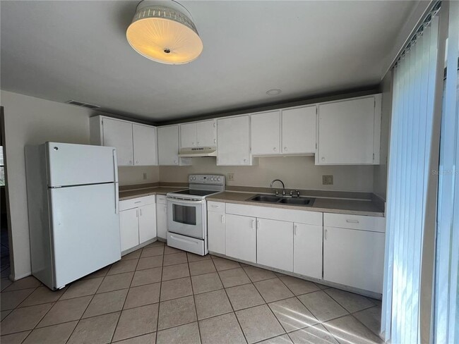 Building Photo - 8406 Willow Forest Ct