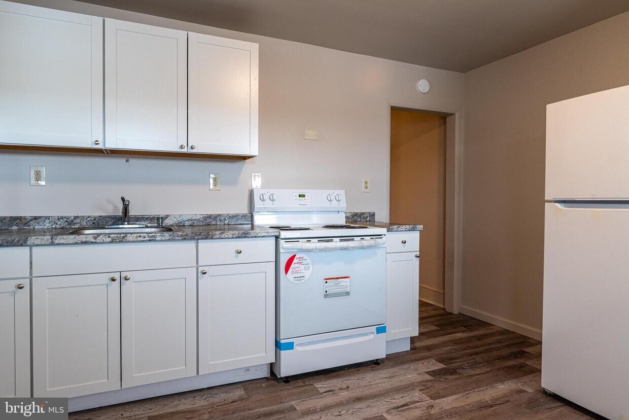 1023 Spruce St Unit 1021, Kulpmont, PA 17834 Room for Rent in