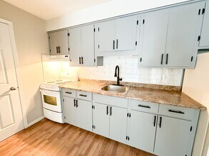 Building Photo - 35 Dobbin St