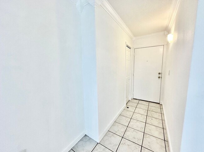 Foto del edificio - 4275 NW S Tamiami Canal Dr