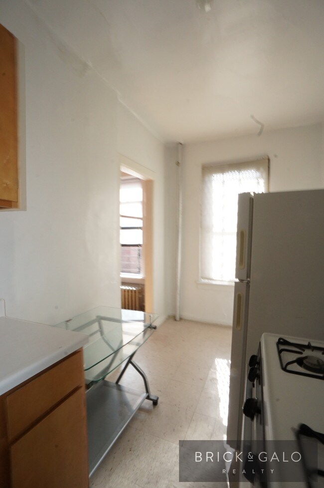 Foto del edificio - 65 Post Ave