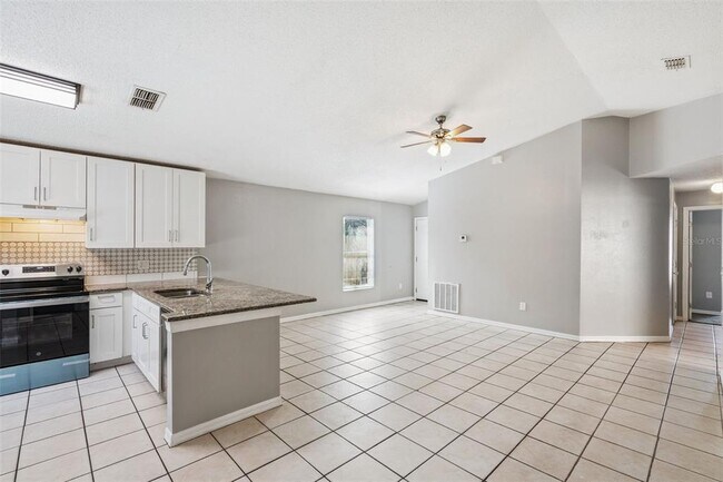 Building Photo - 5235 Florida Holly Dr