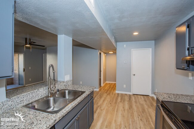 Foto del edificio - Charming 2Bdm 2Ba Condo in Gated Community!