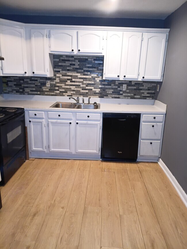 Foto del edificio - 3811 E Norfolk St