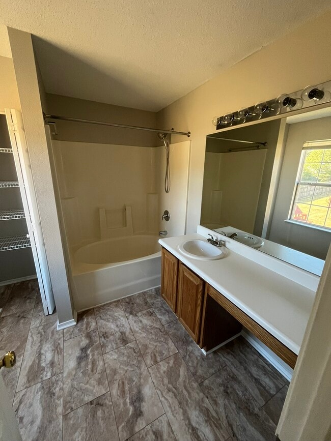 Building Photo - 403 Tripmont Ct