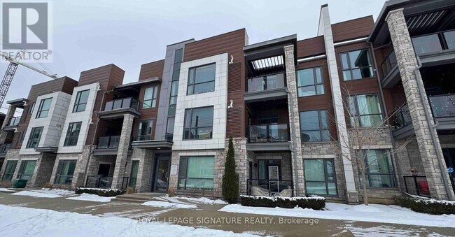 Photo du bâtiment - 2388 Khalsa Gate