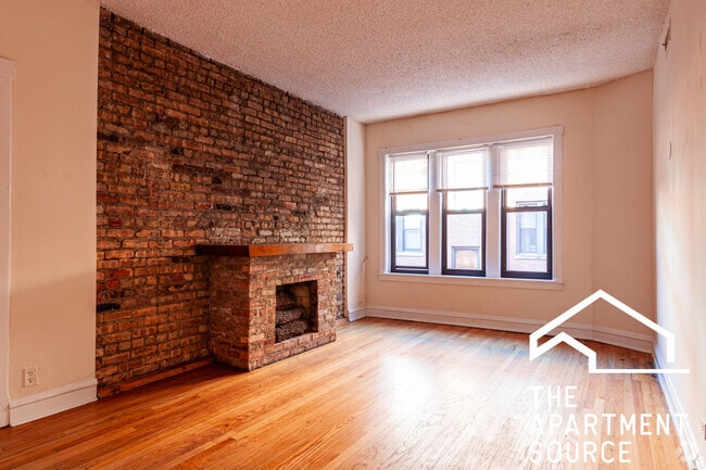 Building Photo - 3519 N Racine Ave