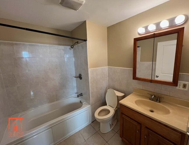 Photo - 66 Thornton St House