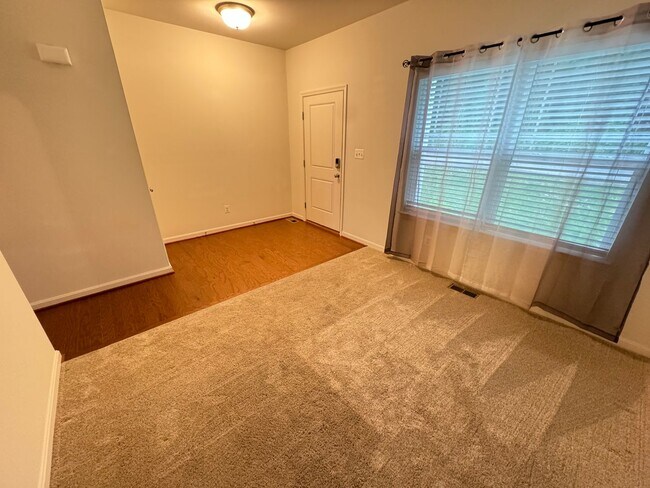Building Photo - Single Family Home
