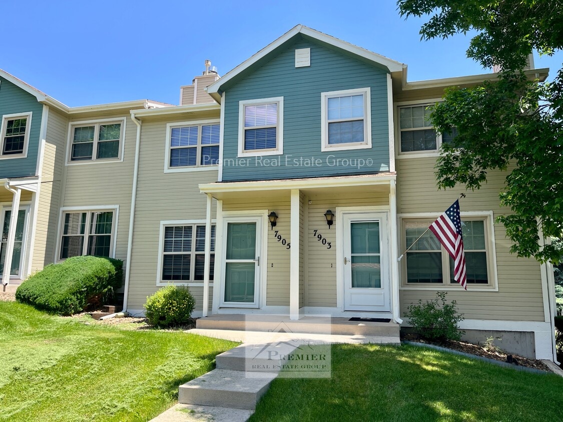 Primary Photo - 7905 Lexington Park Dr