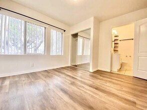 Building Photo - 2116 1/2 E Cesar E Chavez Ave