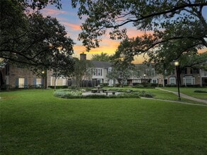 Building Photo - 13240 Trail Hollow Dr
