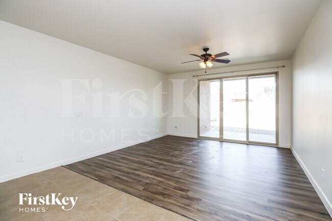 Foto del edificio - 5044 E Iolite St