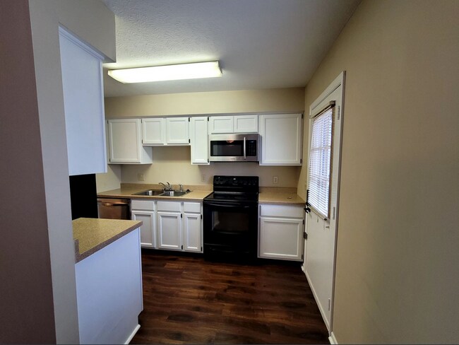 Foto del edificio - 2 bed 2.5 bath Townhouse condo in Butler Township