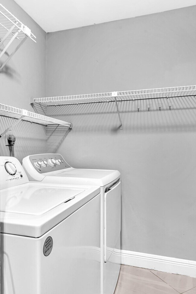 Photo - 1255 SW 46th Ave House