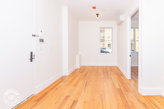 Building Photo - 232 Tompkins Ave