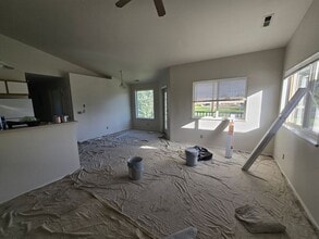 Building Photo - 693 Paradise Pl