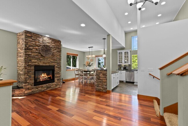 Foto del edificio - 3 Bed, 3 Bath Custom Built Home in Sudden Valley