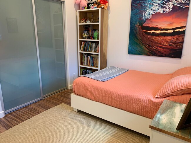 Foto del edificio - Renovated 3 bed, 2 bath Duplex Home in Waialua