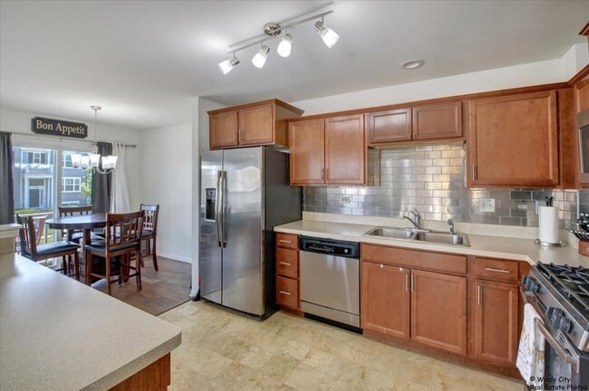 Foto del edificio - 1110 Sapphire Ln