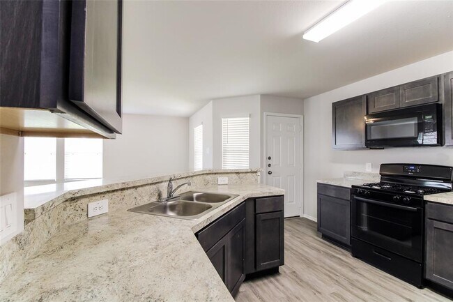 Building Photo - 2521 Grayling Dr