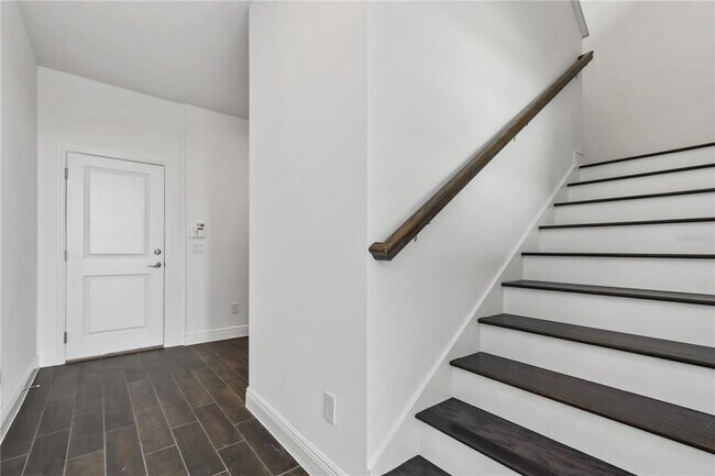 Building Photo - 14259 Kellogg Ave